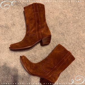 Suede boots